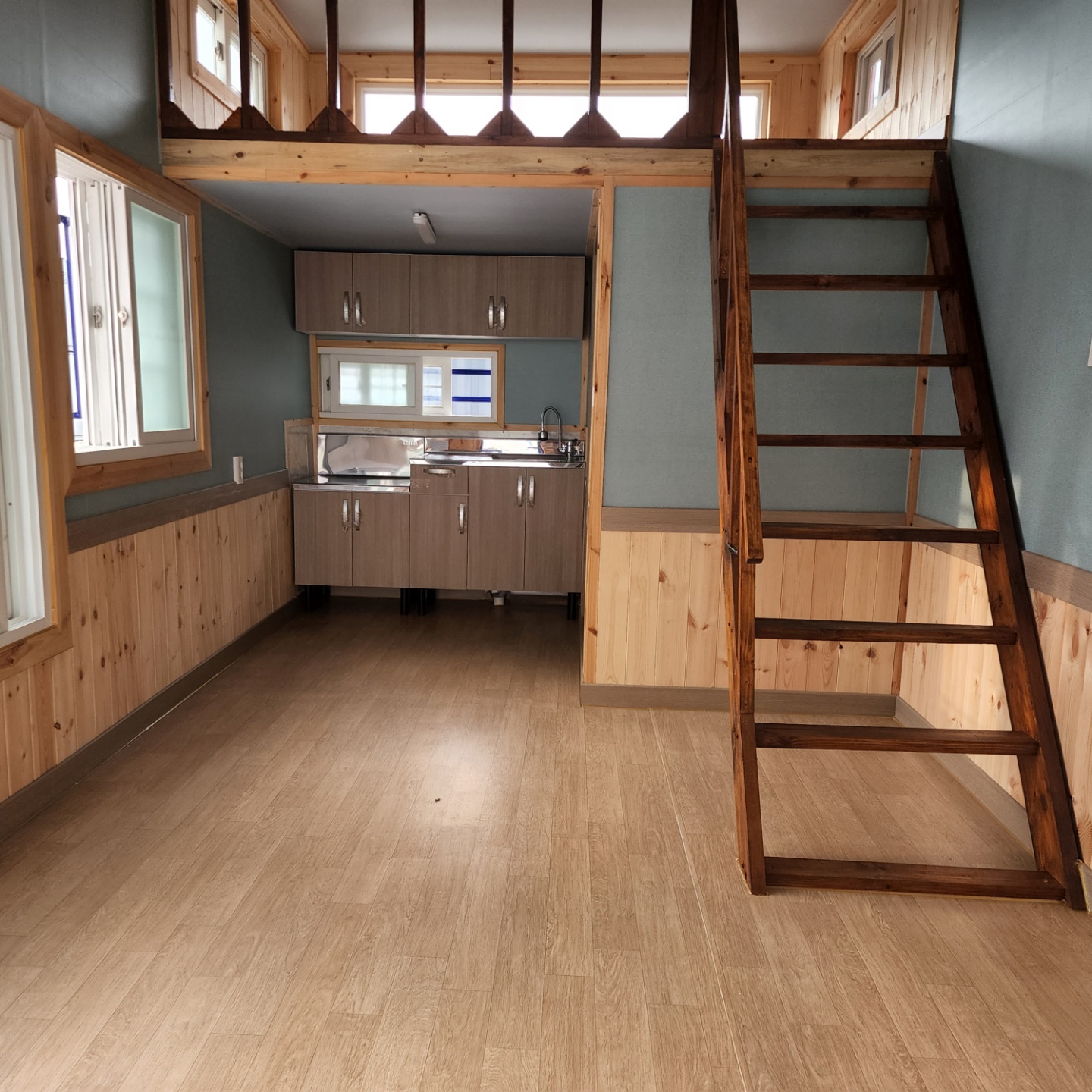 D220 > 규격:3*6.5용도:주거용.펜션.농막.옵션:120단열.다락방.싱크대.에어컨.욕실.온돌.거창주문제작설치완료. - 일반 ...